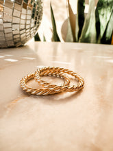 Load image into Gallery viewer, Chunky Twist Gold Ring