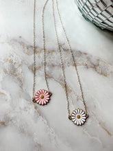 Load image into Gallery viewer, Daisy Dainty Necklace